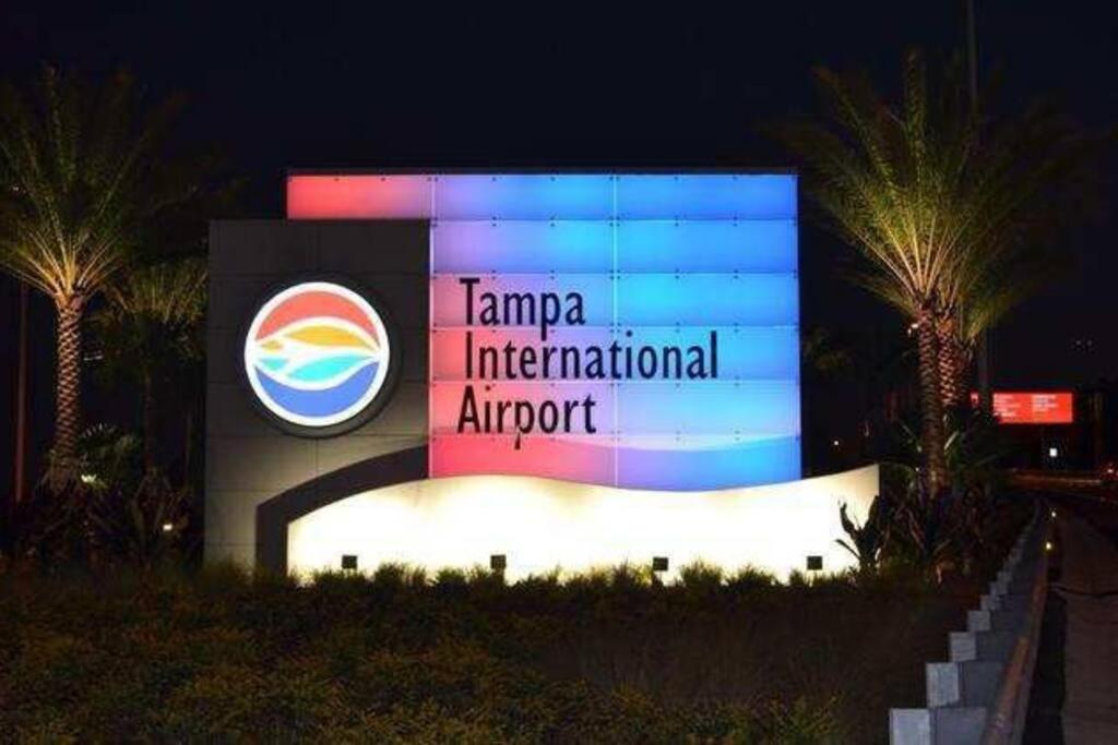Lodging Near The Sun Tampa Exterior foto