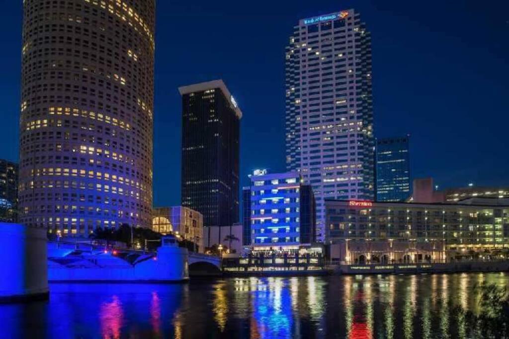 Lodging Near The Sun Tampa Exterior foto